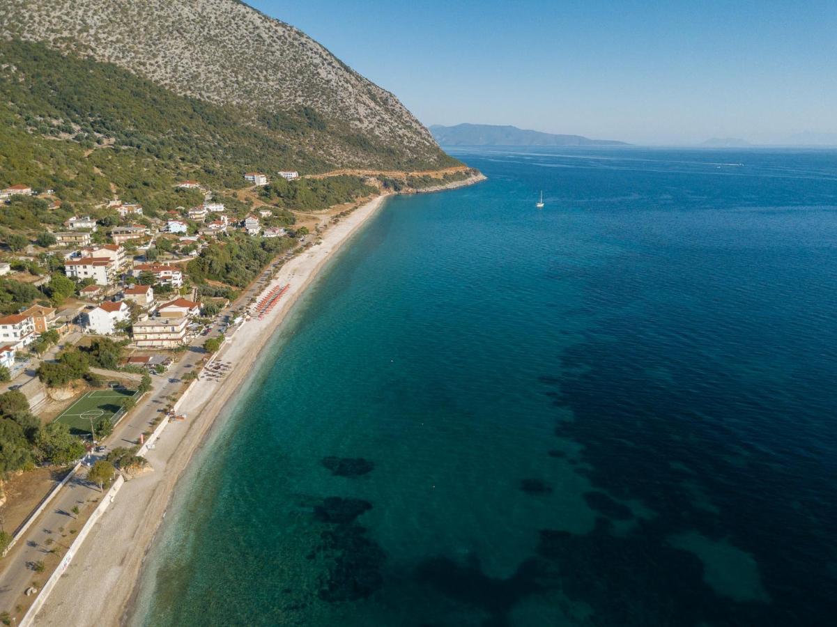 Akrogiali Studios Poros  Luaran gambar